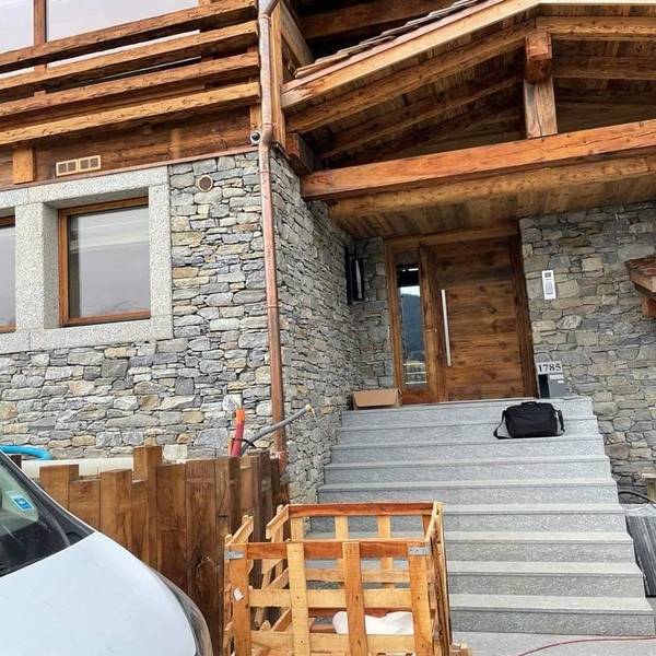 maison exterieur en pierre