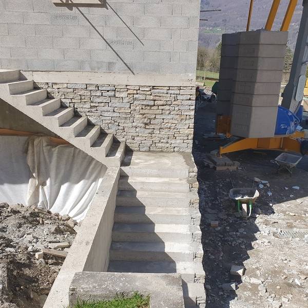 escalier exterieur en pierre