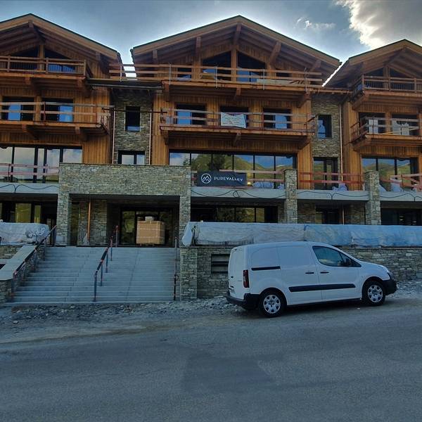 chalets de loin