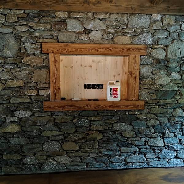 mur interieur pierre et bois