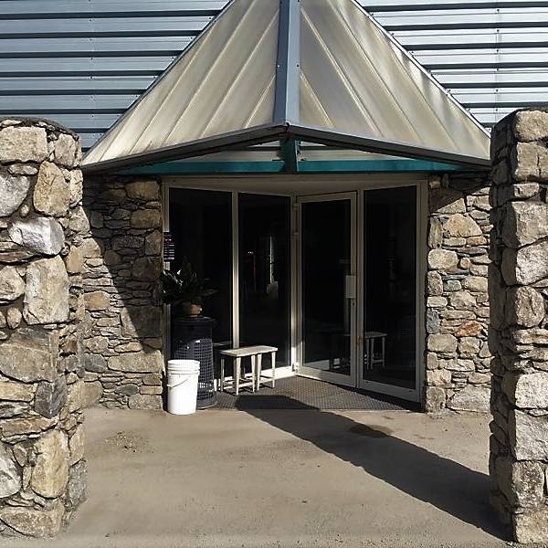 grande entrée en pierre