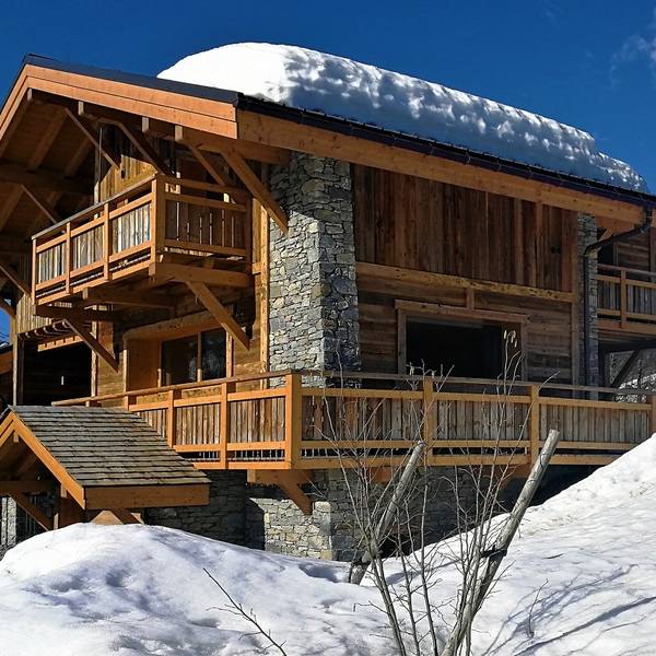 neige sur chalet