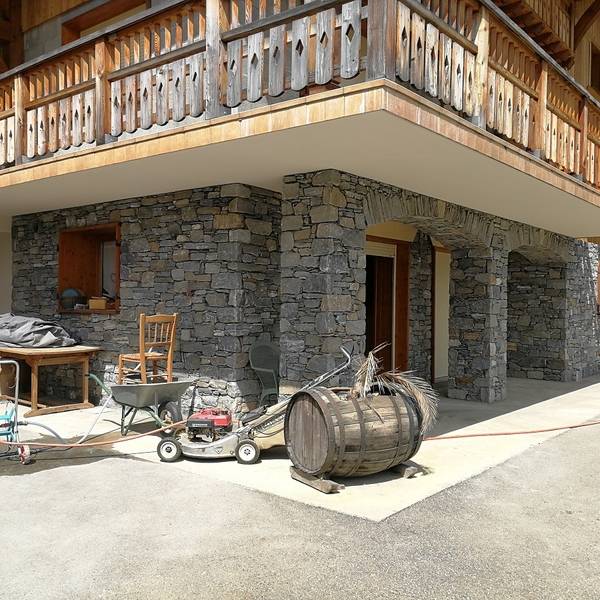 chalet en pierre angle