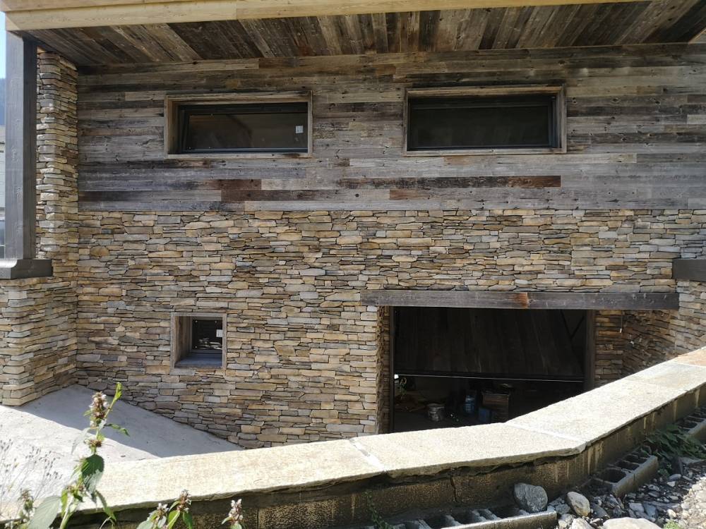 murs en pierre chalet exterieur