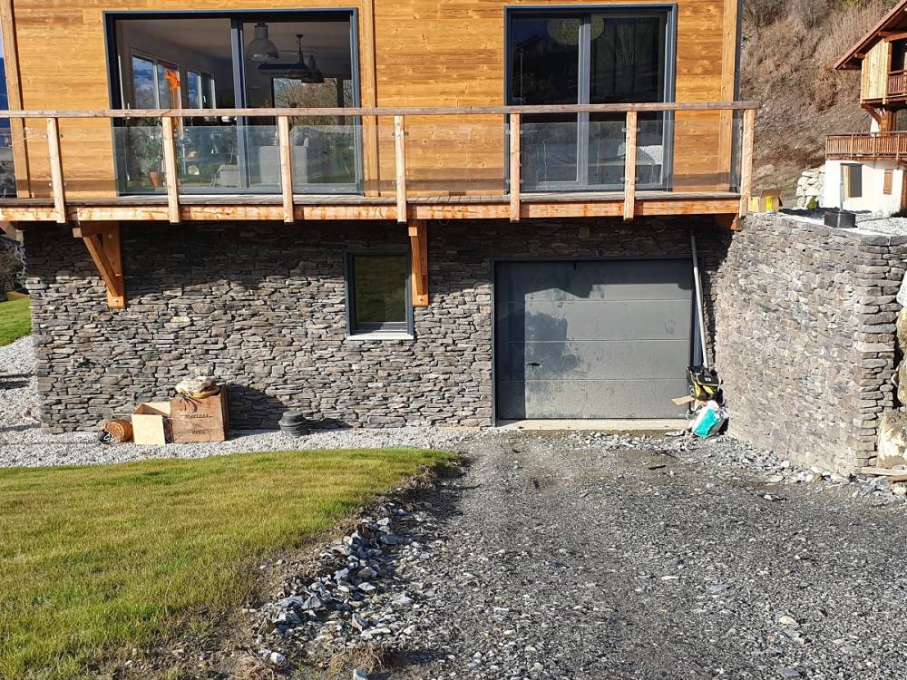 grand chalet garage