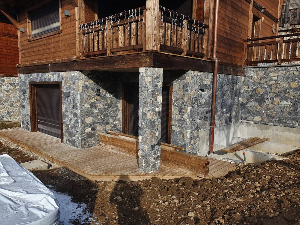 pierre collée chalet entier